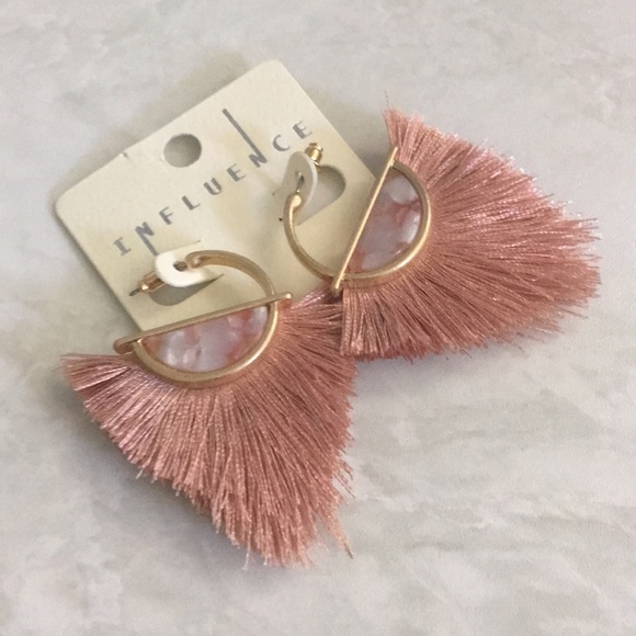 Pink dusty rose fringe earrings - Picture 3 of 4